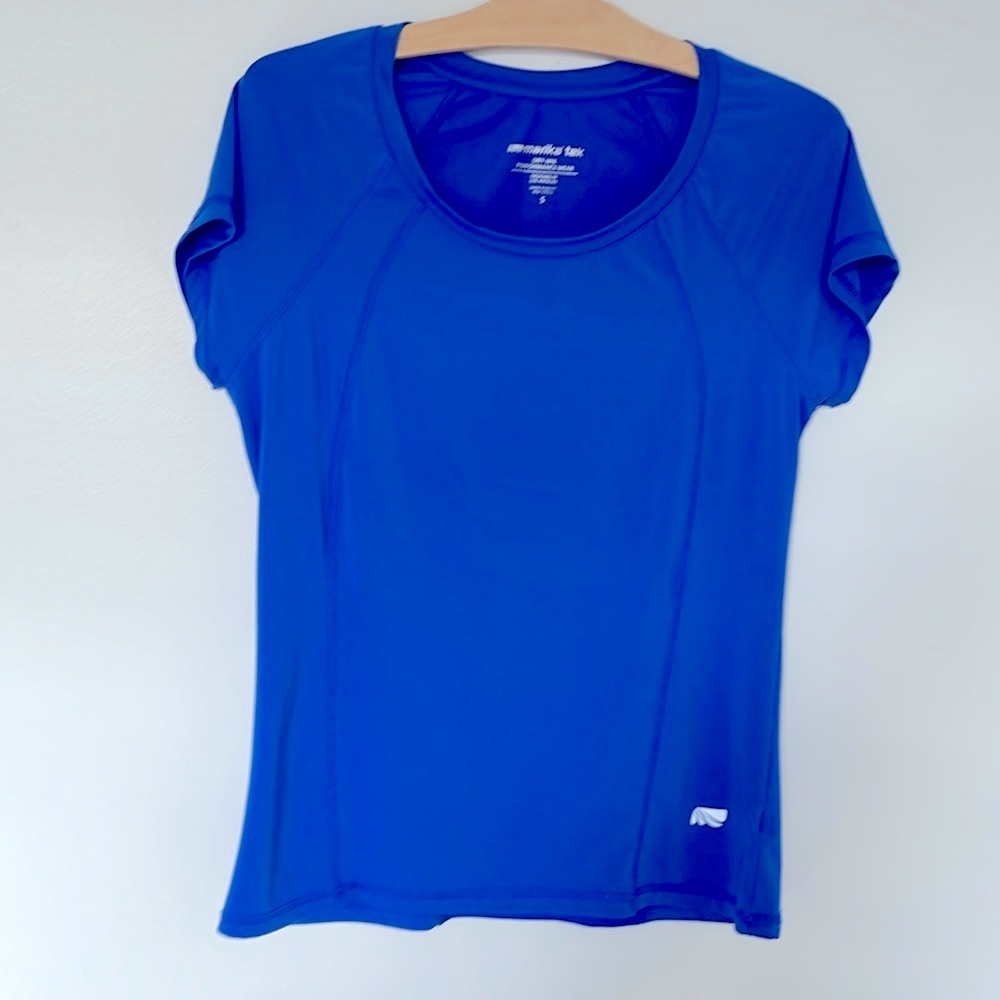 ***3 for $15*** Electric blue Marika Tec Cap Sleeved Exercise Top, size small